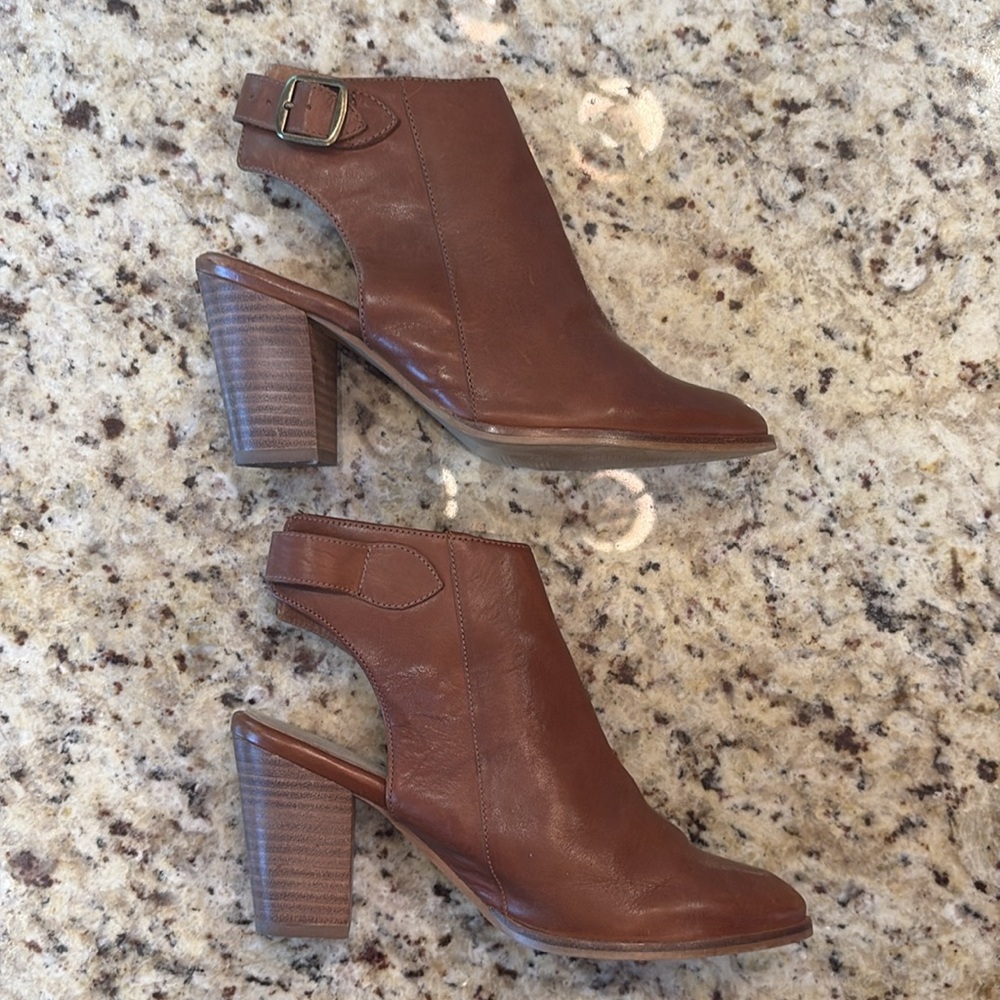 Seychelles Leather Bootie size 8.5